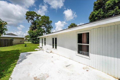 House in Port St. Lucie, Florida 4 bedrooms, 124.67 sq.m. № 2077872 - photo 19