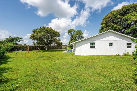 House in Port St. Lucie, Florida 4 bedrooms, 124.67 sq.m. № 2077872 - photo 18