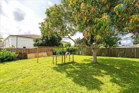 House in Port St. Lucie, Florida 4 bedrooms, 124.67 sq.m. № 2077872 - photo 20