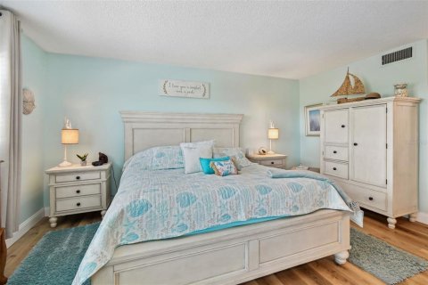 Condo in Largo, Florida, 2 bedrooms  № 1724839 - photo 19