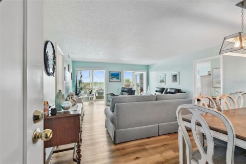 Condo in Largo, Florida, 2 bedrooms  № 1724839 - photo 7