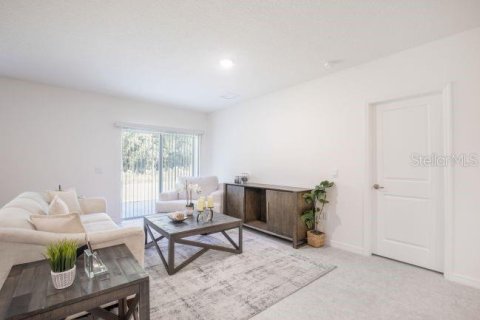 House in Edgewater, Florida 5 bedrooms, 190.64 sq.m. № 2138762 - photo 11