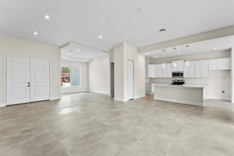 Villa ou maison à louer à Orlando, Floride: 4 chambres, 244.43 m2 № 1317656 - photo 3