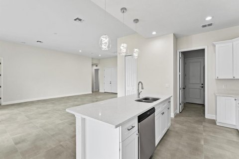 Villa ou maison à louer à Orlando, Floride: 4 chambres, 244.43 m2 № 1317656 - photo 5