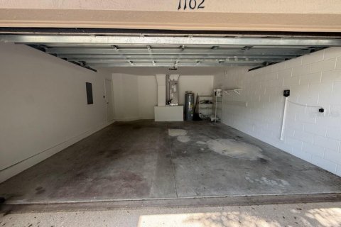 House in Apopka, Florida 3 bedrooms, 165.46 sq.m. № 2221927 - photo 17