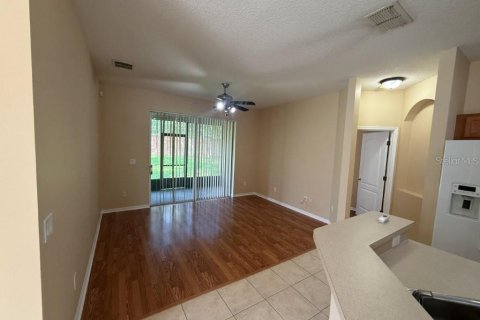 House in Apopka, Florida 3 bedrooms, 165.46 sq.m. № 2221927 - photo 6