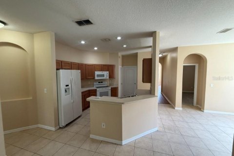 House in Apopka, Florida 3 bedrooms, 165.46 sq.m. № 2221927 - photo 7