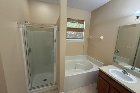 House in Apopka, Florida 3 bedrooms, 165.46 sq.m. № 2221927 - photo 9