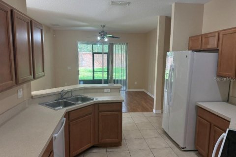 House in Apopka, Florida 3 bedrooms, 165.46 sq.m. № 2221927 - photo 13