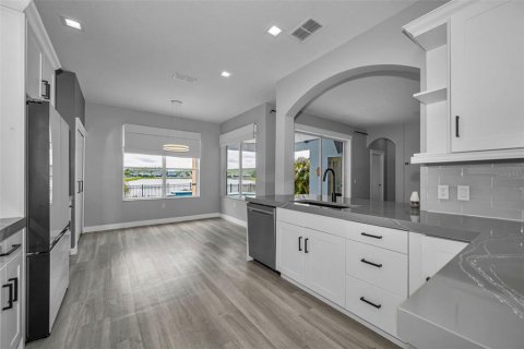 House in Trinity, Florida 5 bedrooms, 316.43 sq.m. № 2157587 - photo 15