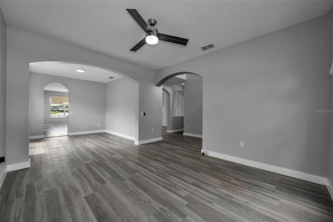 House in Trinity, Florida 5 bedrooms, 316.43 sq.m. № 2157587 - photo 10