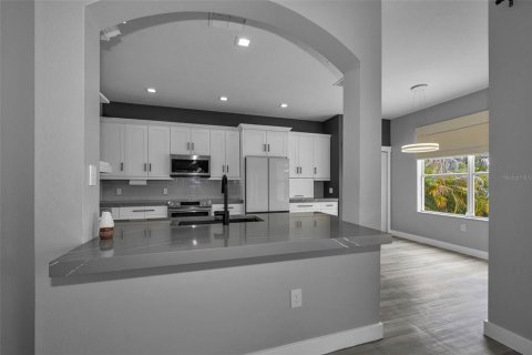 House in Trinity, Florida 5 bedrooms, 316.43 sq.m. № 2157587 - photo 23
