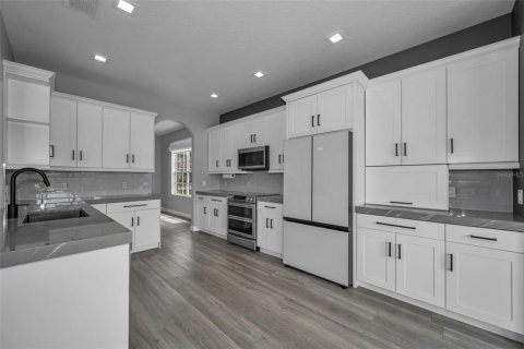House in Trinity, Florida 5 bedrooms, 316.43 sq.m. № 2157587 - photo 18