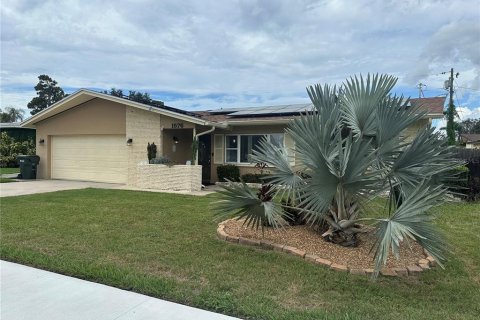 Casa en venta en Largo, Florida, 3 dormitorios, 134.71 m2 № 1909806 - foto 1