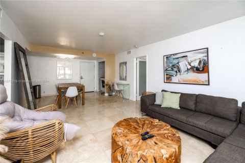 Copropriété à vendre à Miami Beach, Floride: 2 chambres, 89.19 m2 № 2018813 - photo 24