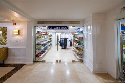 Copropriété à vendre à Miami Beach, Floride: 2 chambres, 89.19 m2 № 2018813 - photo 28