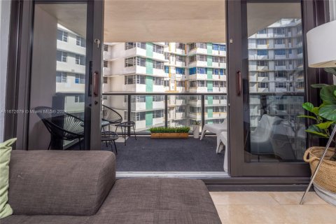 Copropriété à vendre à Miami Beach, Floride: 2 chambres, 89.19 m2 № 2018813 - photo 17