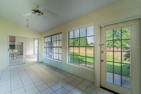 House in DeBary, Florida 3 bedrooms, 184.23 sq.m. № 2217185 - photo 18