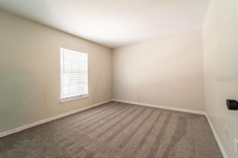 House in DeBary, Florida 3 bedrooms, 184.23 sq.m. № 2217185 - photo 16