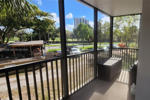 Copropriété à louer à Aventura, Floride: 2 chambres, 100.61 m2 № 2045459 - photo 8