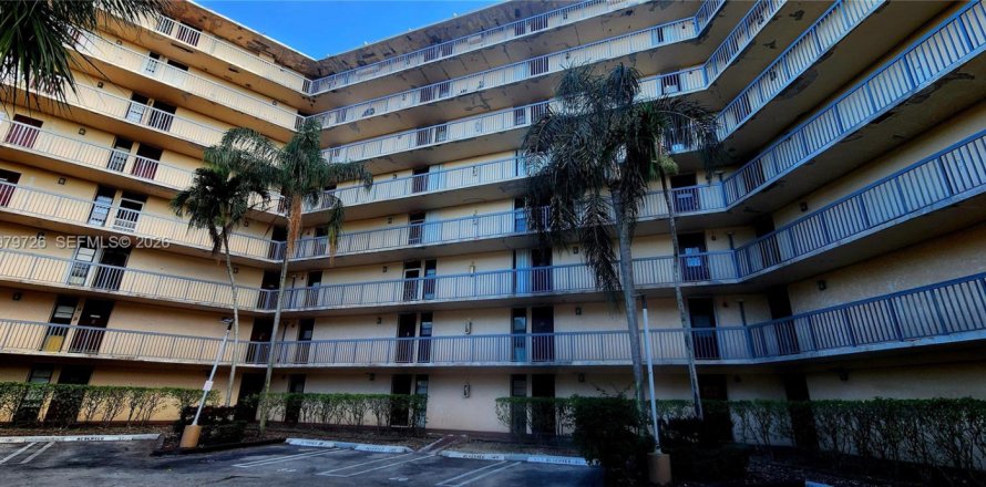 Condo à Aventura, Floride, 2 chambres  № 2045459