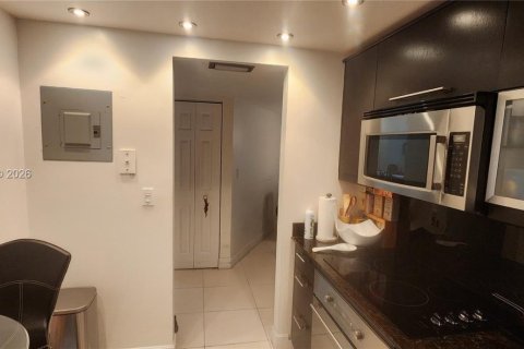 Copropriété à louer à Aventura, Floride: 2 chambres, 100.61 m2 № 2045459 - photo 12