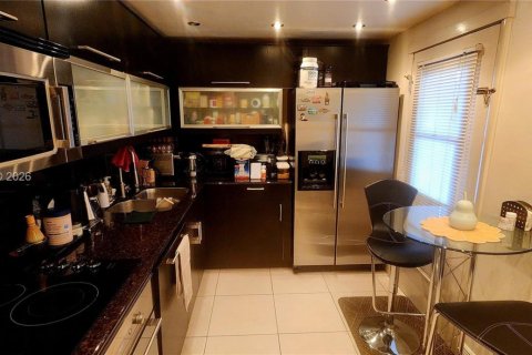 Copropriété à louer à Aventura, Floride: 2 chambres, 100.61 m2 № 2045459 - photo 11