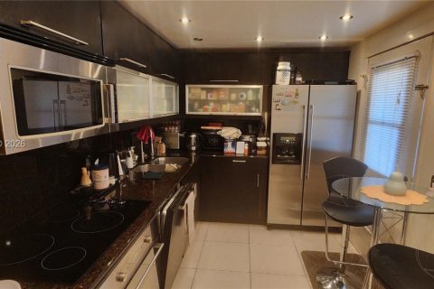 Copropriété à louer à Aventura, Floride: 2 chambres, 100.61 m2 № 2045459 - photo 9