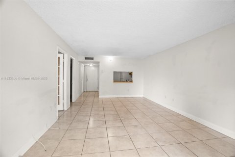 Condominio en venta en Miami, Florida, 1 dormitorio, 64.1 m2 № 1816423 - foto 12