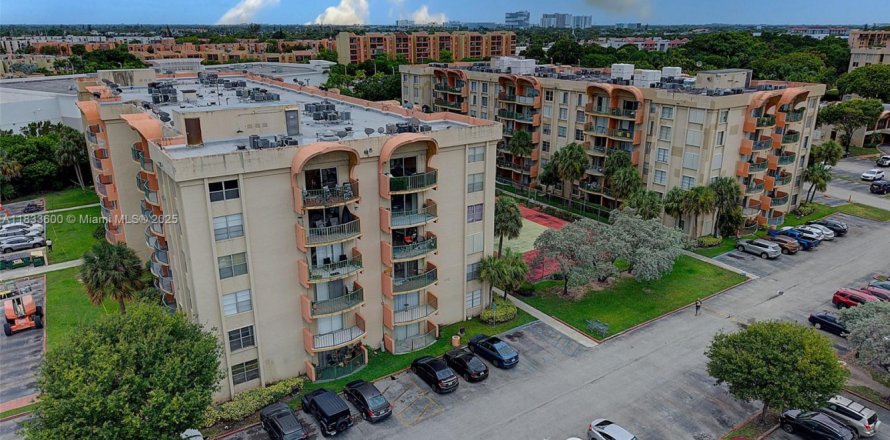 Estudio en el Condominio en Miami, Florida № 1816423