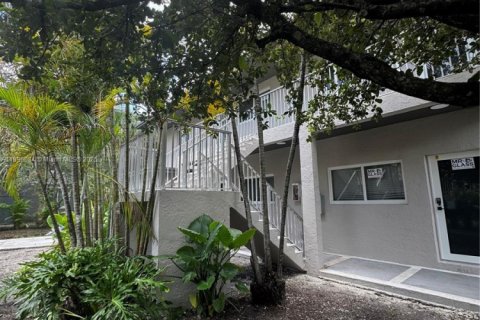 Снять в аренду виллу или дом в Форт-Лодердейл, Флорида 2 спальни, 365.76м2, № 1939293 - фото 2