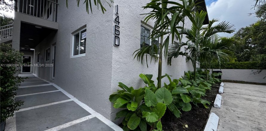 Дом в Форт-Лодердейл, Флорида 2 спальни, 365.76м2 № 1939293