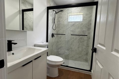 Снять в аренду виллу или дом в Форт-Лодердейл, Флорида 2 спальни, 365.76м2, № 1939293 - фото 18