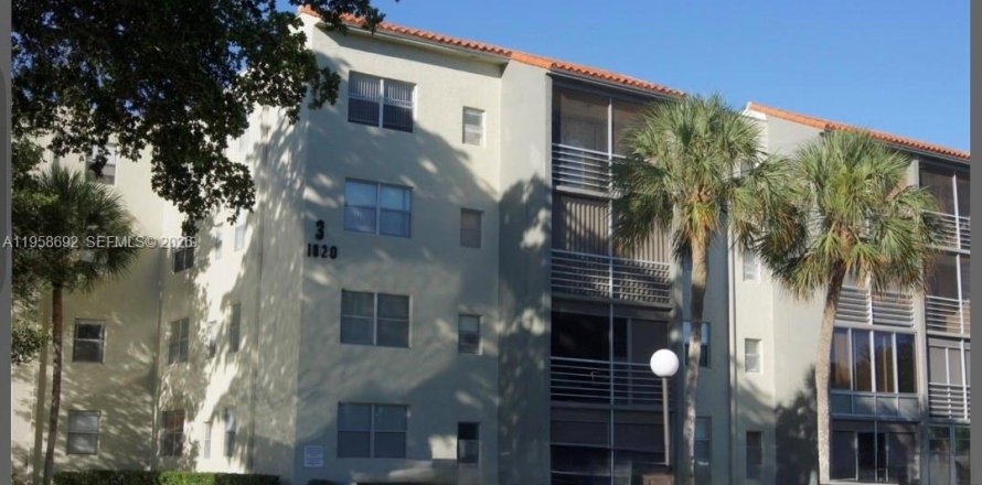 Condo in North Lauderdale, Florida, 2 bedrooms  № 2017771