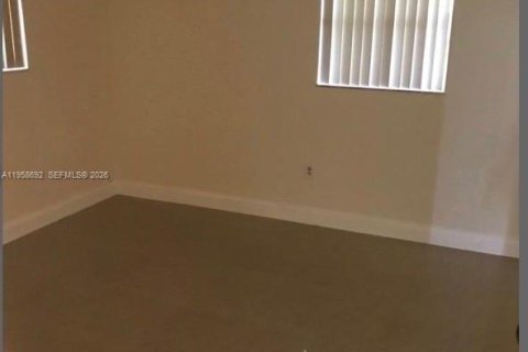 Condo in North Lauderdale, Florida, 2 bedrooms  № 2017771 - photo 9