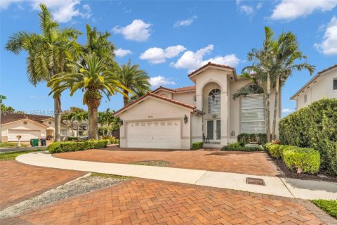 Дом в Майами, Флорида 4 спальни, 194.72м2 № 2050418