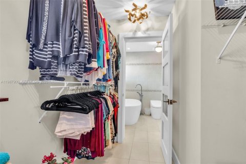 Купить виллу или дом в Майами, Флорида 4 спальни, 194.72м2, № 2050418 - фото 28