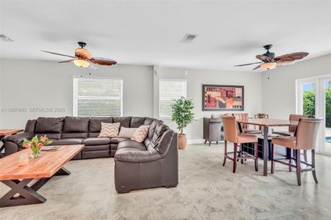 Купить виллу или дом в Майами, Флорида 4 спальни, 194.72м2, № 2050418 - фото 16