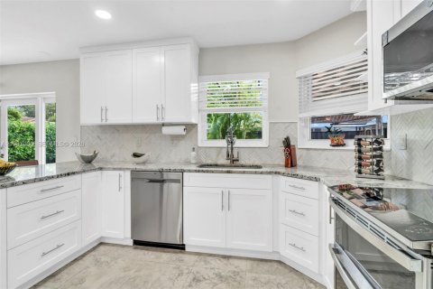 Купить виллу или дом в Майами, Флорида 4 спальни, 194.72м2, № 2050418 - фото 11