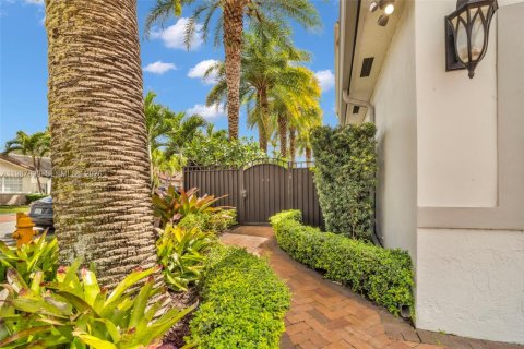 Купить виллу или дом в Майами, Флорида 4 спальни, 194.72м2, № 2050418 - фото 3