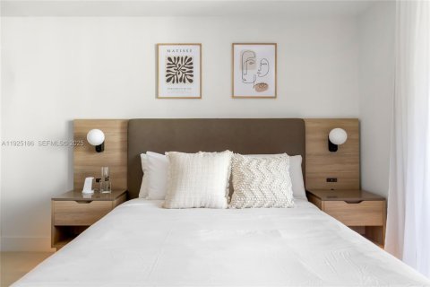 Condo in Miami, Florida, 2 bedrooms  № 2052750 - photo 24