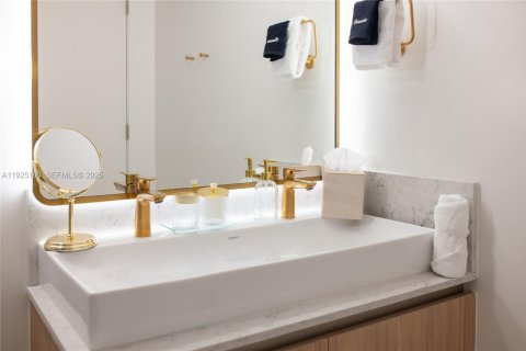 Condo in Miami, Florida, 2 bedrooms  № 2052750 - photo 22