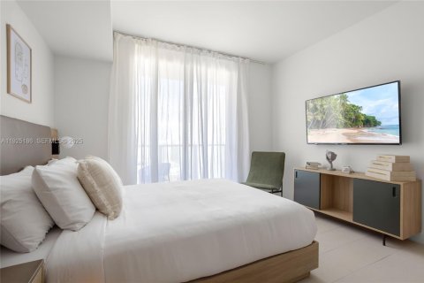 Condo in Miami, Florida, 2 bedrooms  № 2052750 - photo 17