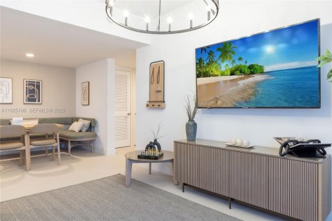 Condo in Miami, Florida, 2 bedrooms  № 2052750 - photo 14