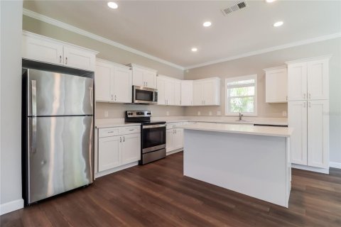 Casa en alquiler en Saint Petersburg, Florida, 4 dormitorios, 176.42 m2 № 1913630 - foto 7