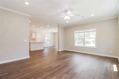 Casa en alquiler en Saint Petersburg, Florida, 4 dormitorios, 176.42 m2 № 1913630 - foto 3