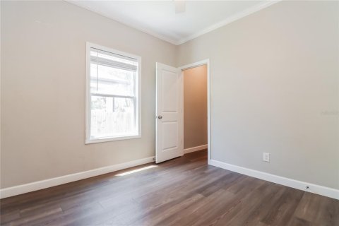 Casa en alquiler en Saint Petersburg, Florida, 4 dormitorios, 176.42 m2 № 1913630 - foto 12