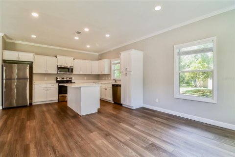 Casa en alquiler en Saint Petersburg, Florida, 4 dormitorios, 176.42 m2 № 1913630 - foto 4