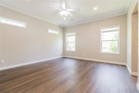 Casa en alquiler en Saint Petersburg, Florida, 4 dormitorios, 176.42 m2 № 1913630 - foto 8