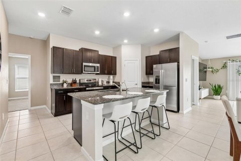 House in BERRY BAY in Wimauma, Florida 4 bedrooms, 168.8 sq.m. № 2223710 - photo 9